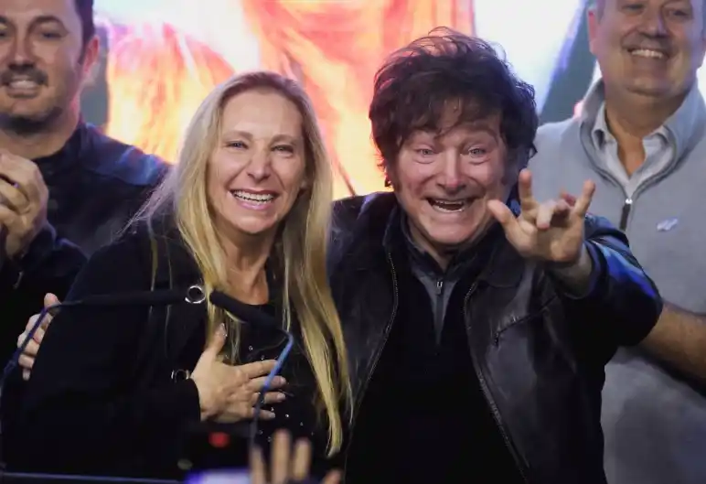 Sgún el WSJ "Karina Milei ha dañado la reputación de su hermano Javier como un outsider que vence a la corrupción"