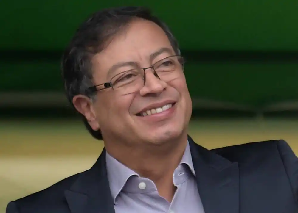 Los “dueños del mundo” y Petro