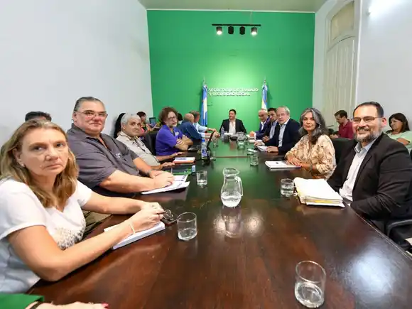 El gobierno provincial presentó una oferta salarial anual para los docentes