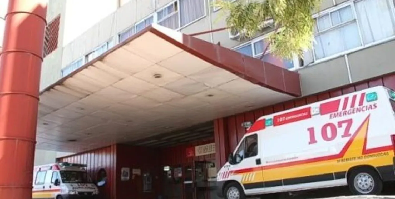 El hombre se encuentra internado en el Hospital de Urgencias, de gestión municipal.