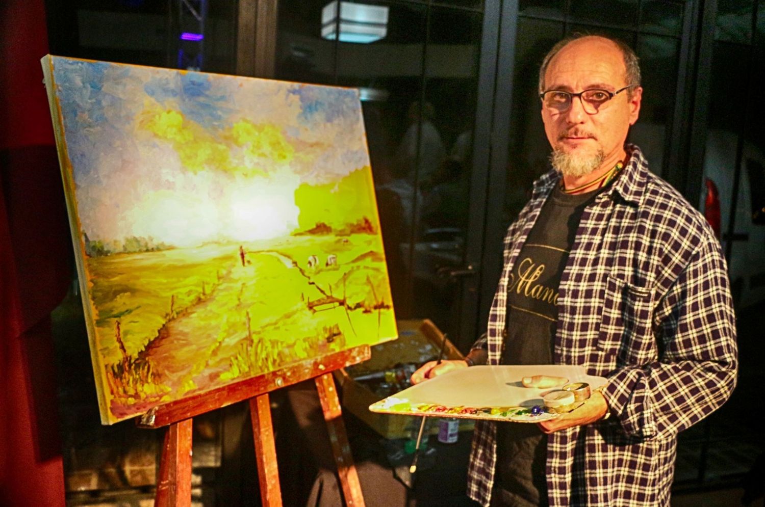 Abel Gentiletti en plena tarea artística.