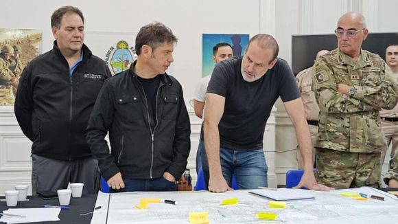 Kicillof y Milei en Bahía Blanca tras el trágico temporal