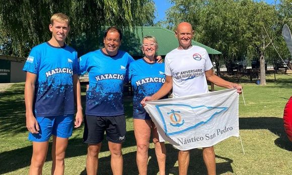 Aguas abiertas: Fernando Bennazar se subió al podio en Baradero
