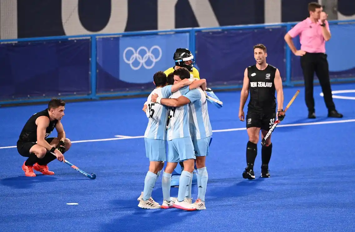 Hockey: Los Leones golearon a Nueva Zelanda y avanzaron a los cuartos de final