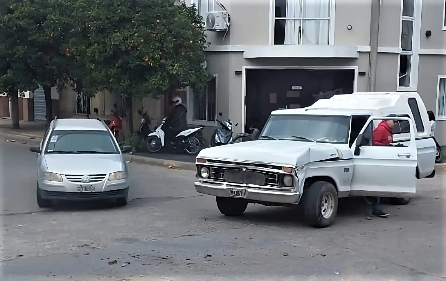Accidente en Oliveira Cézar y Almafuerte: lesionados se negaron al traslado al Hospital