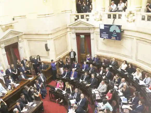 Vence el congelamiento y los senadores pasarían a cobrar 9 millones de pesos