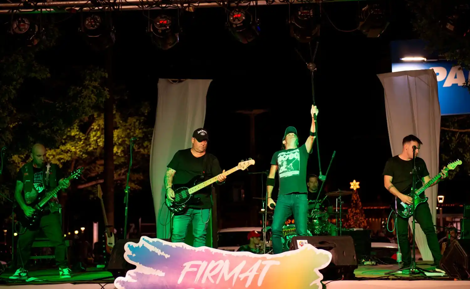 Megavoltios se presenta en Gödeken.