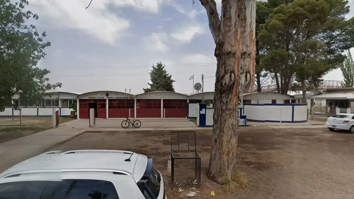 Otra vez en La Paz una alumna llevó un arma a una escuela y se activó el protocolo - 1