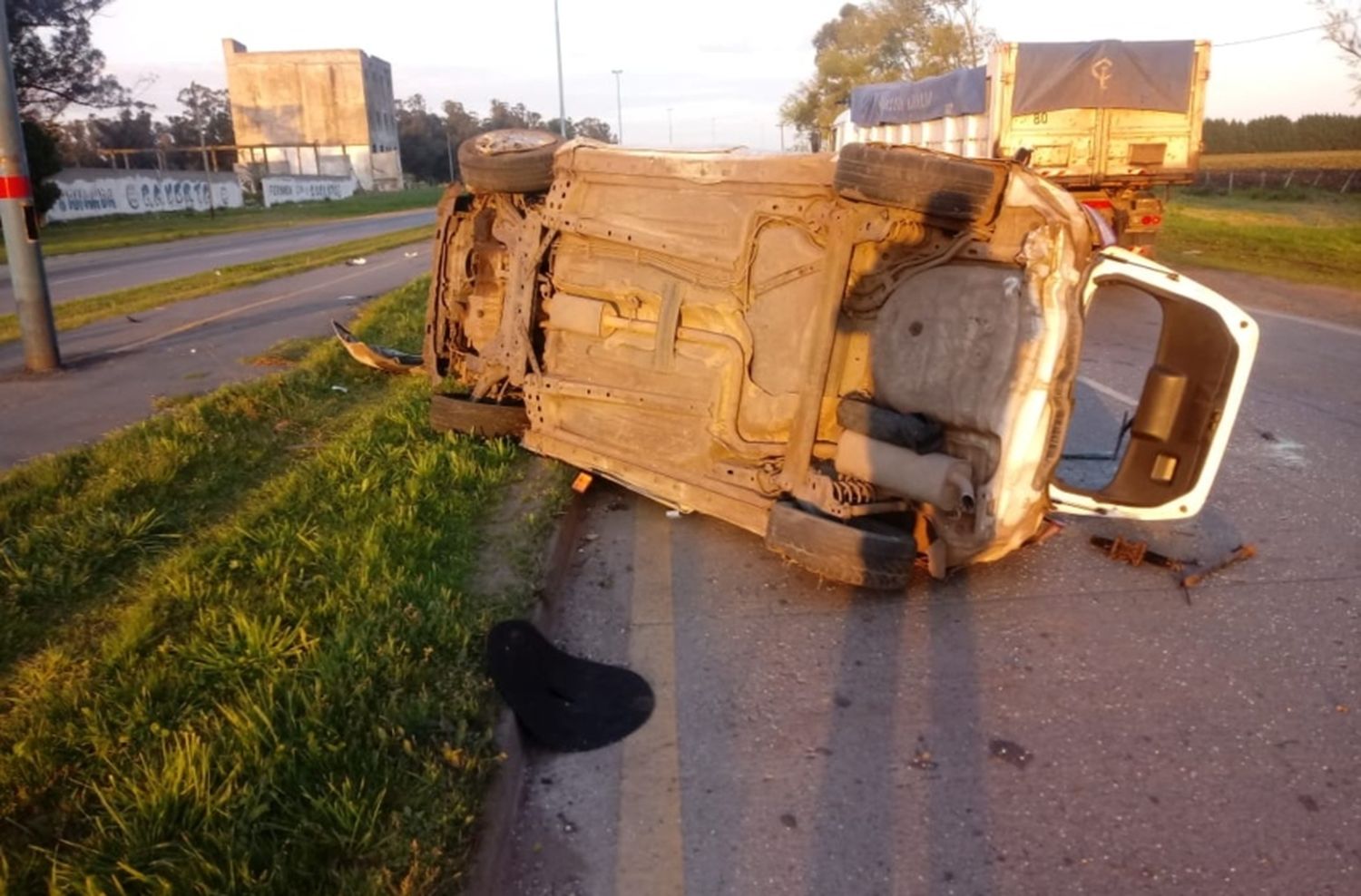 Un hombre resultó herido tras volcar en la Ruta 88
