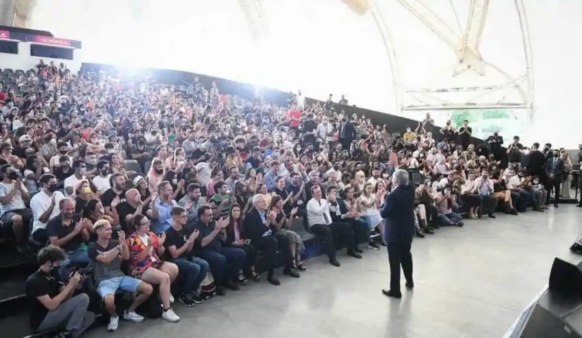 Alberto Fernández: “El 2 de marzo vamos a iniciar el ciclo lectivo y a olvidarnos de tener la cara tapada”