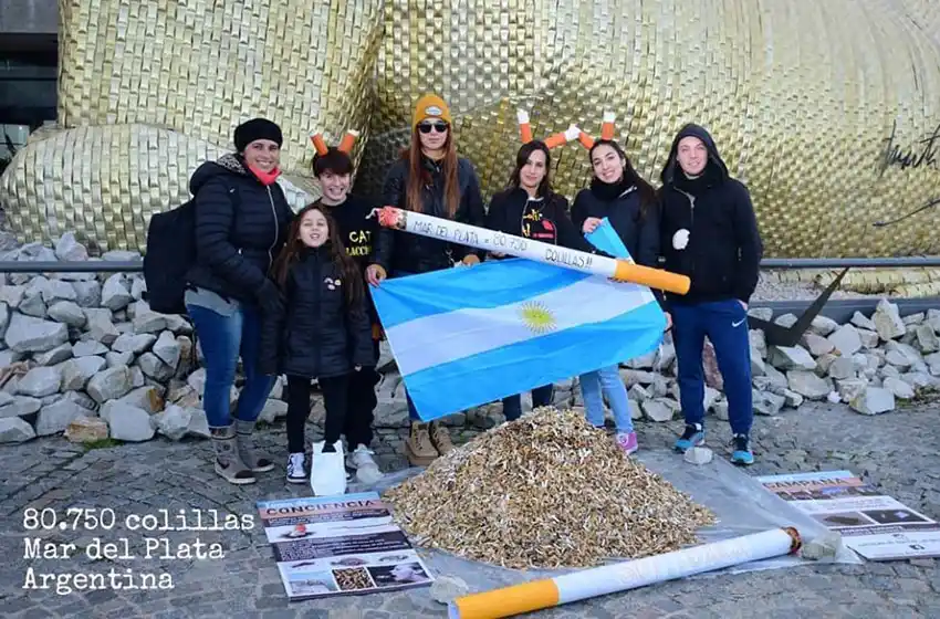 “Montaña de la vergüenza”: juntaron 80.000 colillas de cigarrillos
