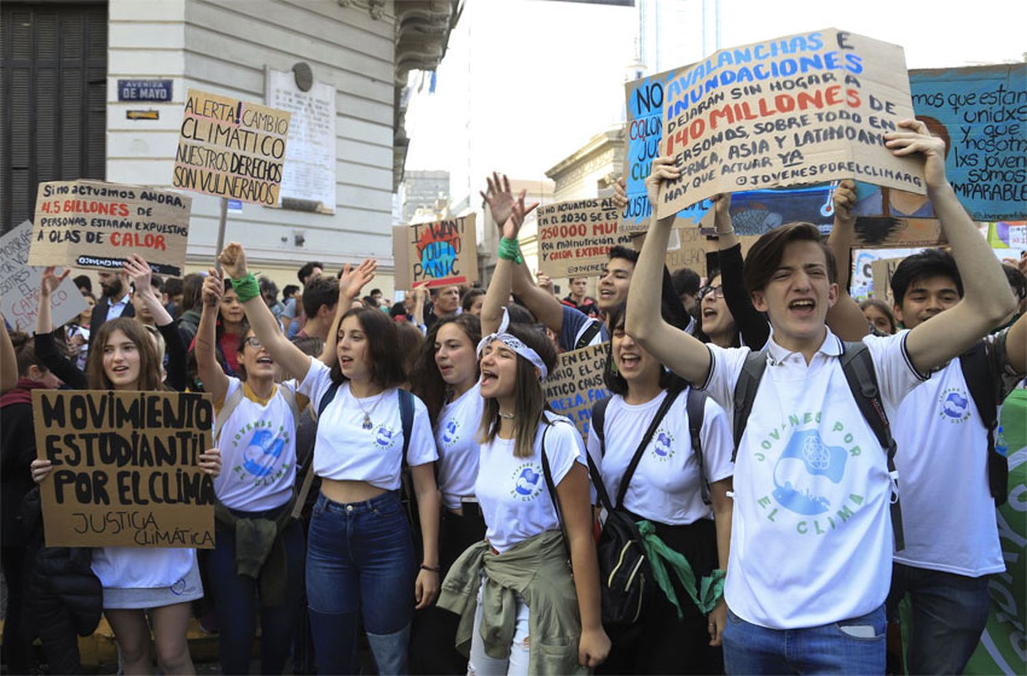 Crisis climática: organizaciones ambientalistas marcharon en todo el país