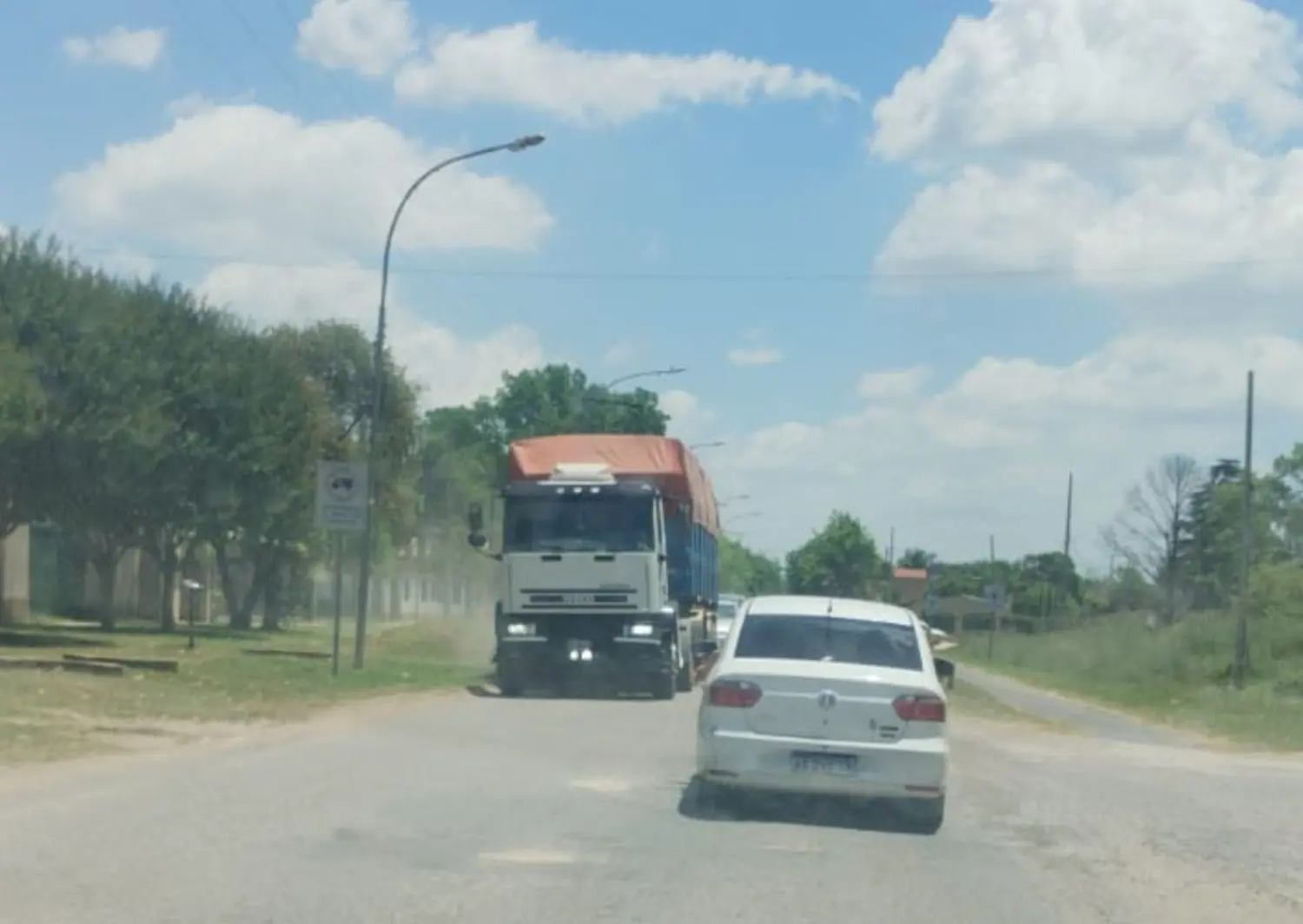 Paso a nivel de Basavilbaso: ¿no era sólo para tránsito liviano?