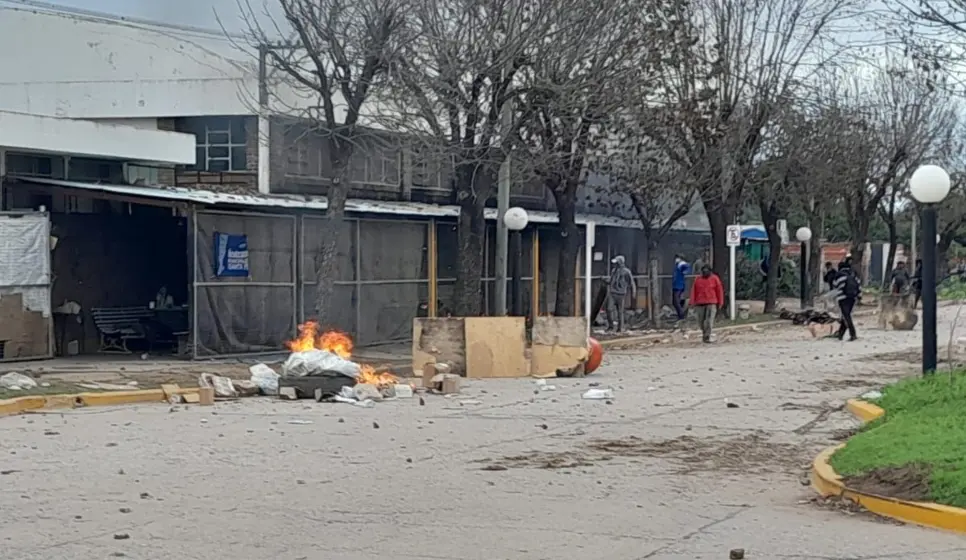 Conflicto sindical en Las Rosas amenaza con una escalada en los próximos días