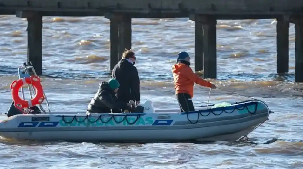 Encontraron muerto a uno de los pescadores desaparecidos en el Río de la Plata