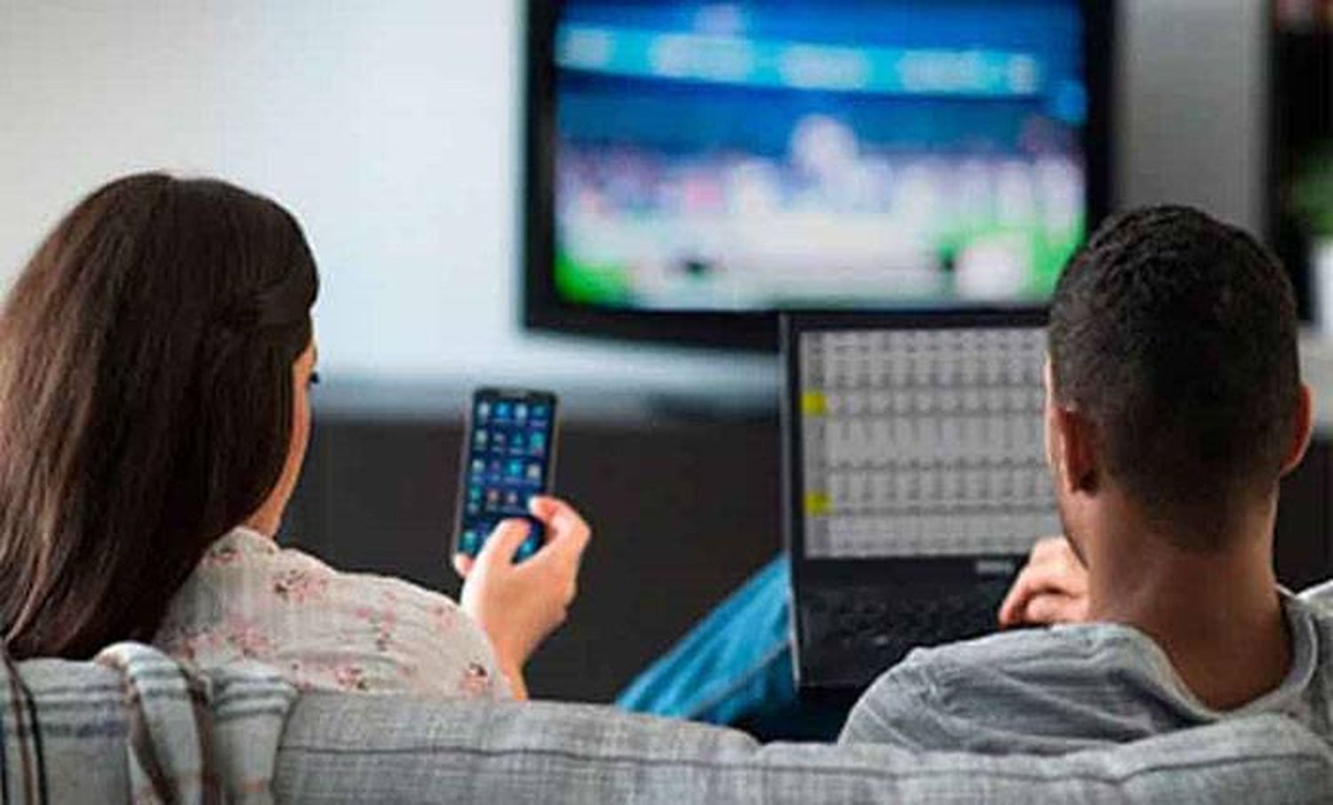 Autorizan subas en febrero y abril para telefonía, internet y TV