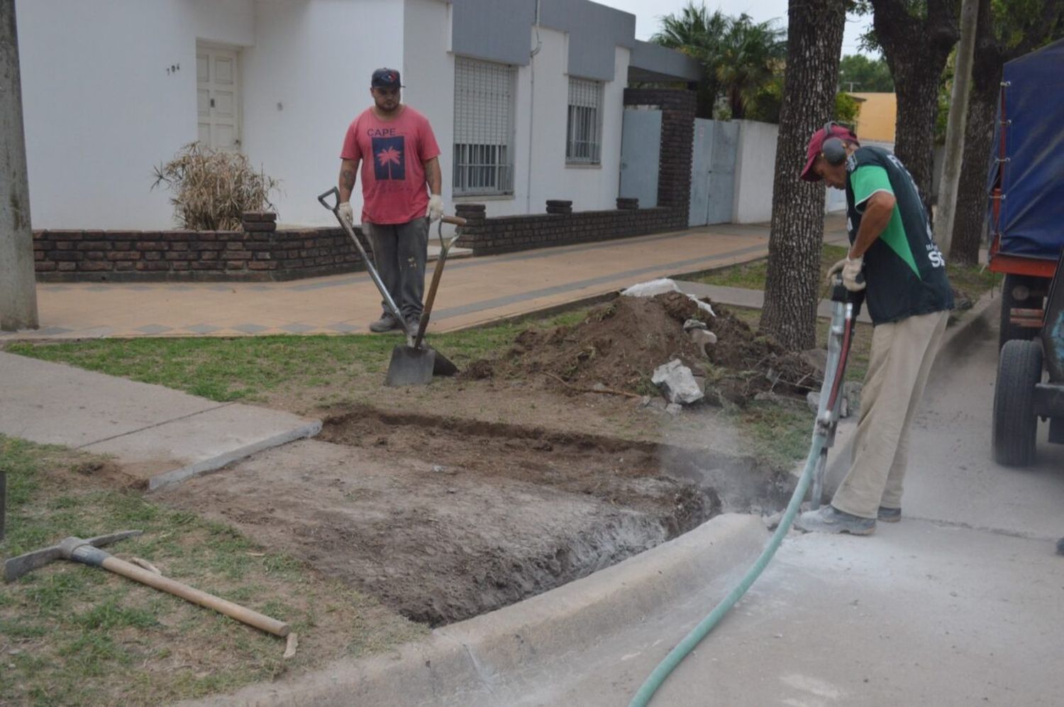 Construyen rampas de accesibilidad en Juan B. Alberdi y pasaje Fleming