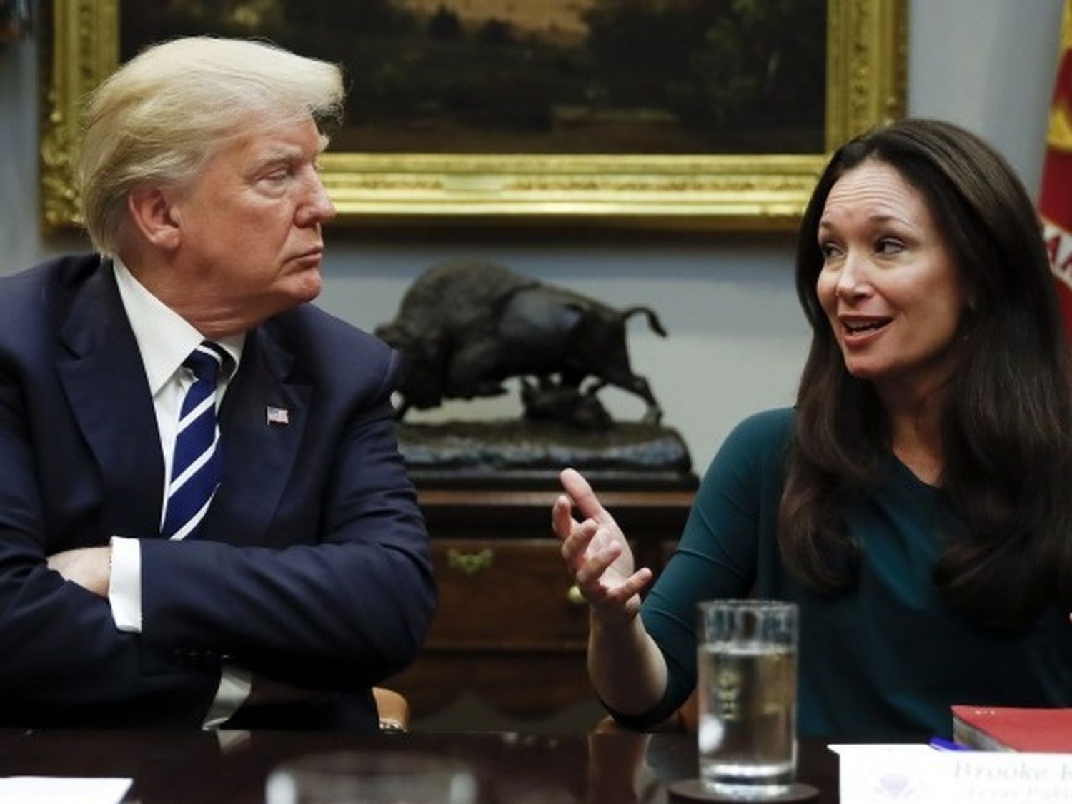 Trump subió a 145 puntos los aranceles a China y los mercados se derrumbaron