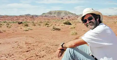 Conferencia: “Dinosaurios lo grande, lo antiguo, lo sorprendente”