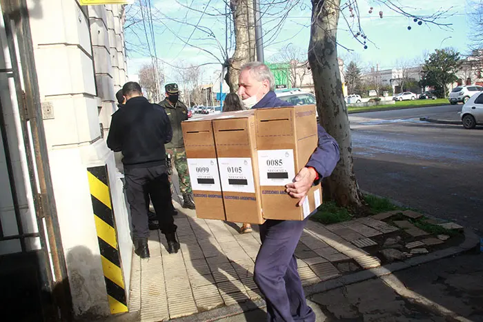 Arribaron las 249 urnas para las PASO
