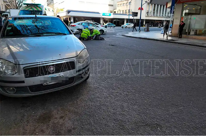 Una mujer de 70 años fue atropellada por una moto