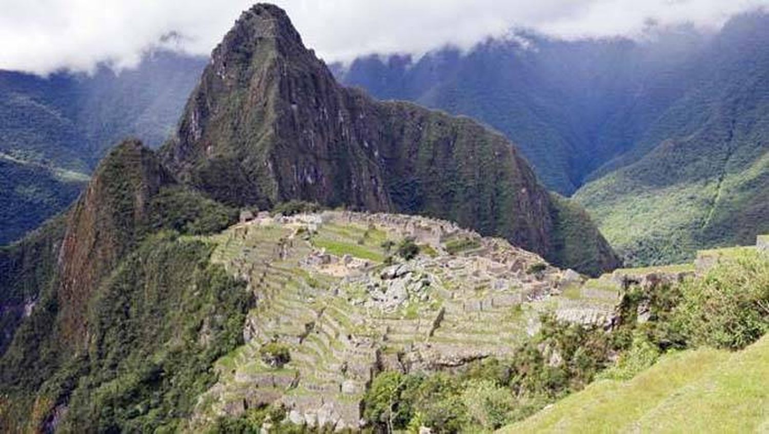 Seis turistas detenidos por defecar y dañar el Templo del Sol de la ciudadela sagrada de Machu Picchu