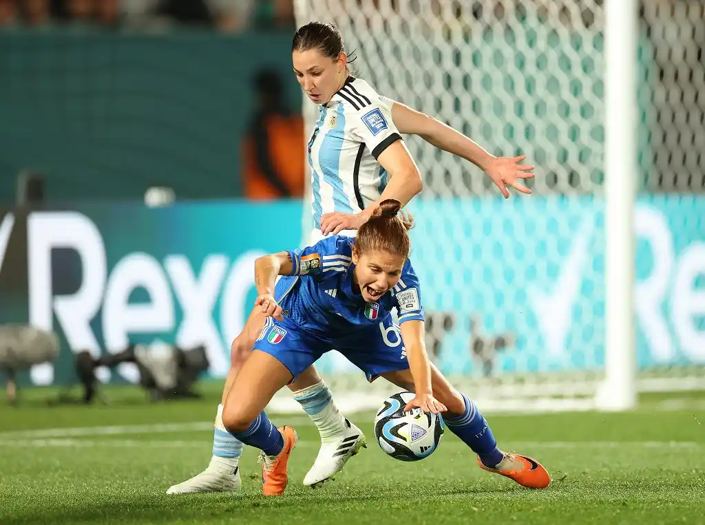 Argentina cayó frente a Italia en su debut en el Mundial Femenino
