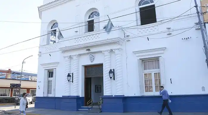 Tras las elecciones de octubre, despidieron a 121 trabajadores en el municipio de Pilar