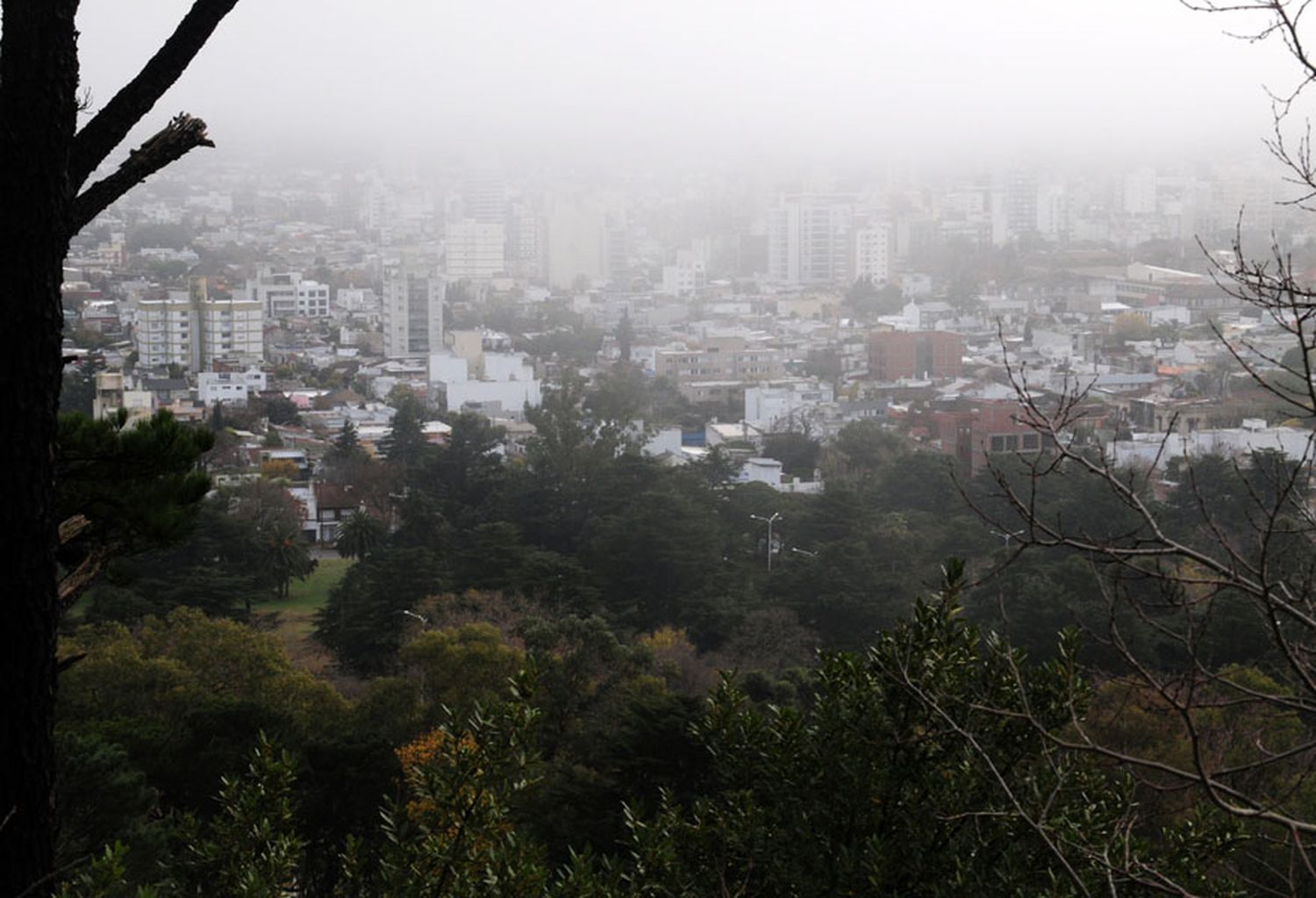 Continúa el alerta meteorológico por vientos fuertes y lluvias intensas