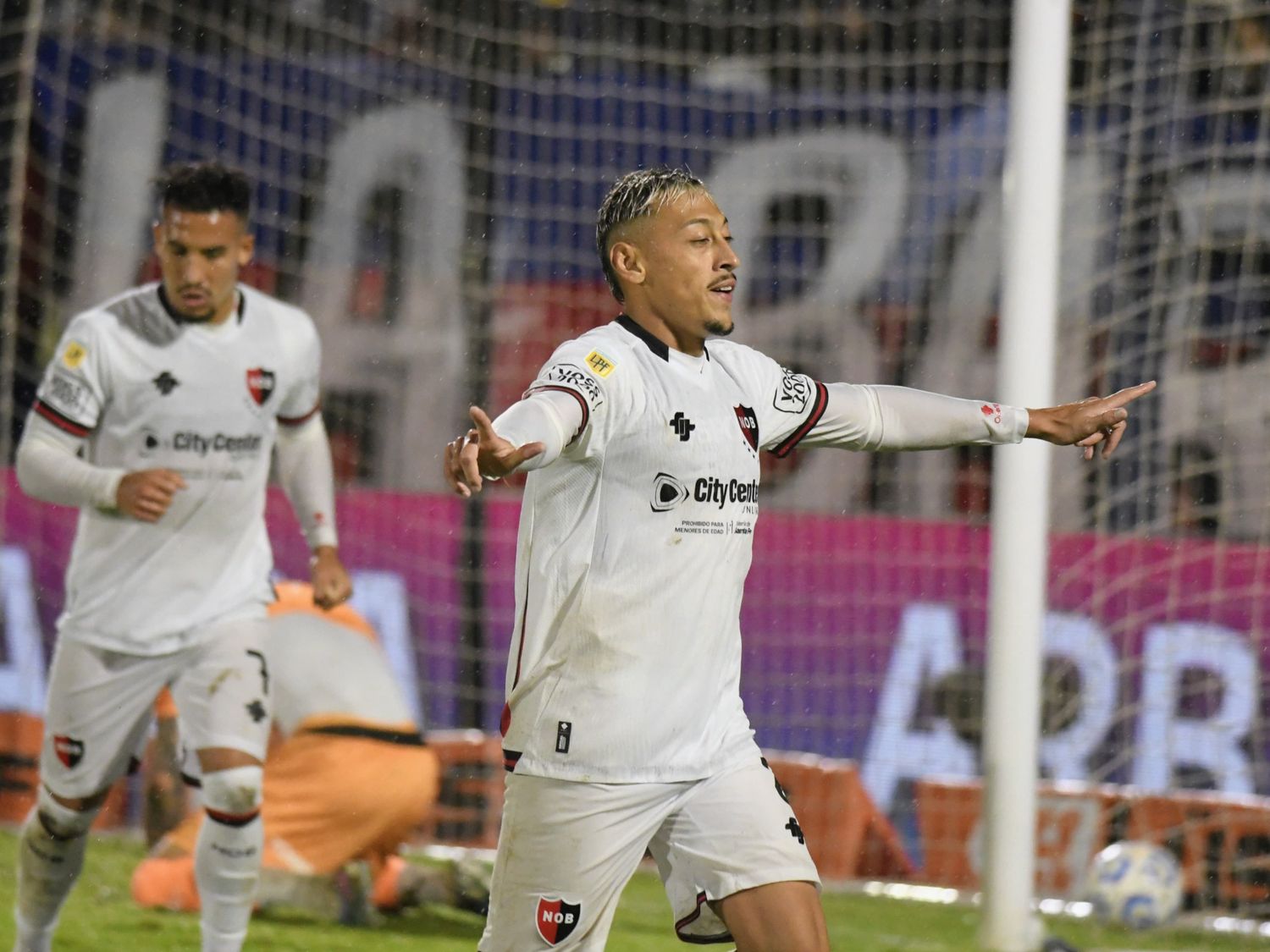 Newell’s venció a Tigre y lo bajó del primer puesto