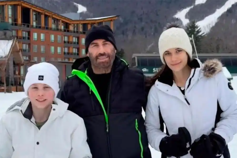 Se difundieron fotos de John Travolta en Bariloche: sonrisas, amabilidad y bajo perfil