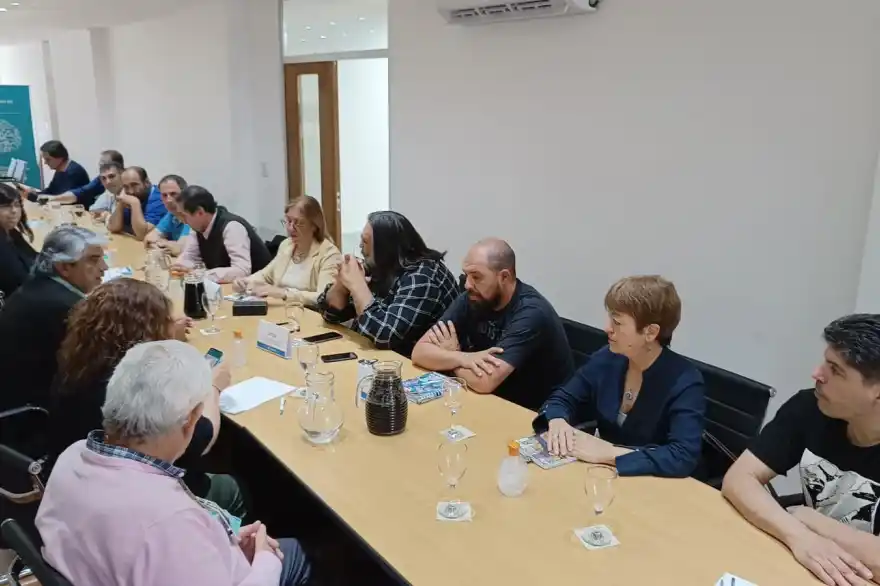 La Provincia ofreció a las y los representantes gremiales un nuevo aumento salarial de 6,5% en julio