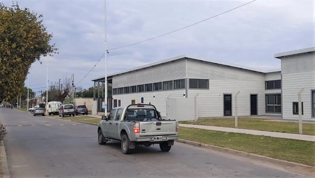 Iba a trabajar y lo asaltaron en inmediaciones del jardín de Banfield