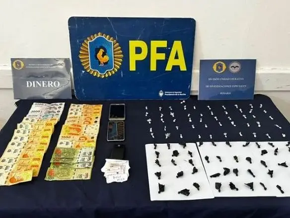 Detuvieron a dos cuidacoches por comercializar droga al menudeo en la costanera norte