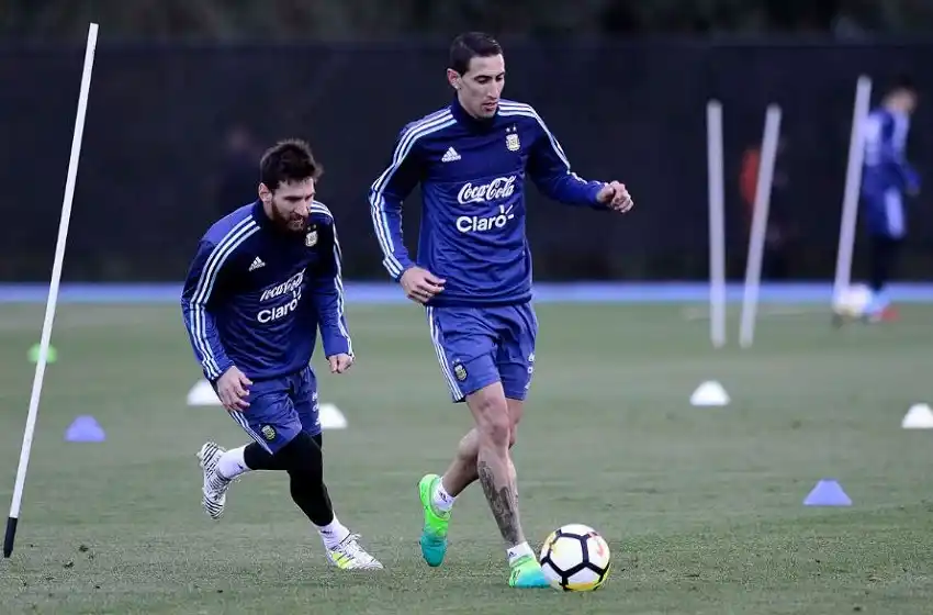 Con plantel casi completo, entrenó la Selección