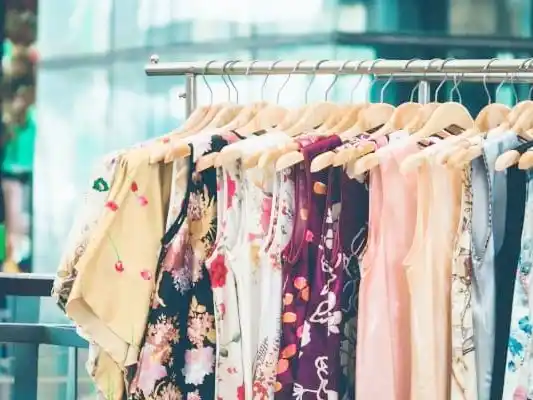 Se busca personal para tienda de ropa femenina