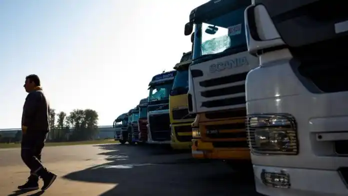 Sin los autoconvocados, transportistas acordaron aumento del 22,5% en tarifa