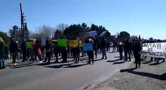Un crimen brutal, una joven abusada y dos niños con ceguera: El delito hace estragos en Varela y los vecinos gritan basta