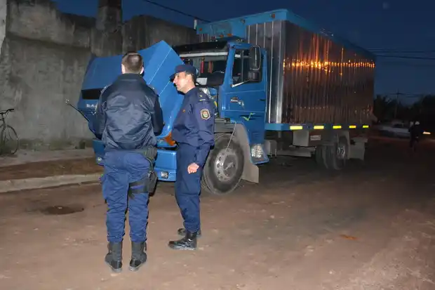 Hallaron un camión robado en Buenos Aires