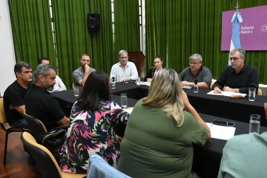 El Intendente se reunió con la comisión vecinal del Brigadier López