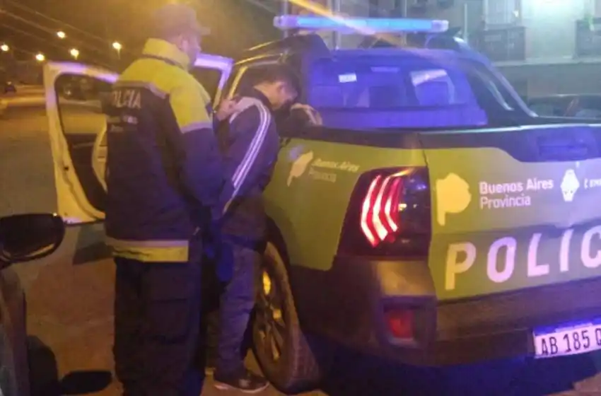 Detuvieron a un adolescente que robó dos motos en la calle