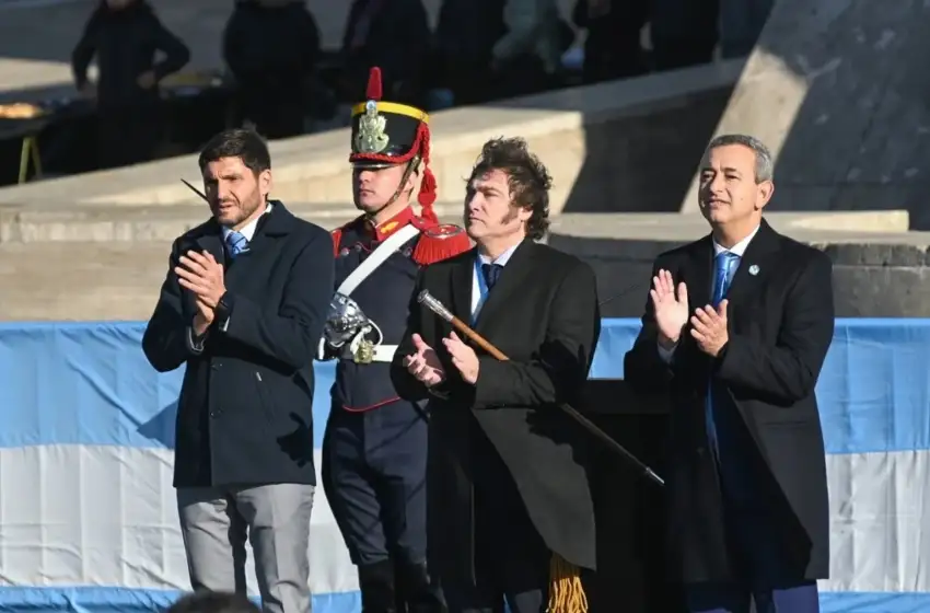 Milei encabezó el acto por el Día de la Bandera en Rosario.