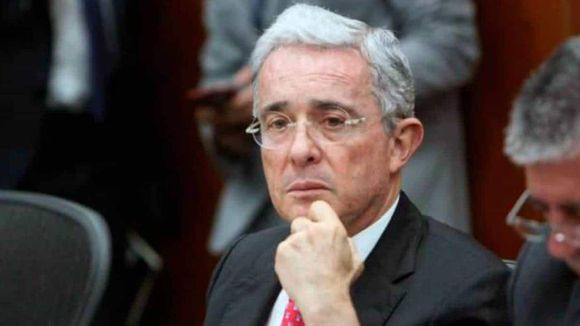 Fiscalía interroga al expresidente Álvaro Uribe