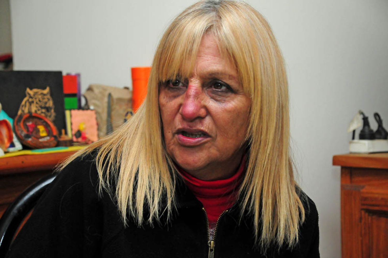 Golpearon a una mujer durante un violento robo en su departamento