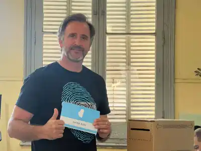 "Esta votación fue histórica, arrasamos", celebró el senador electo Benegas Lynch
