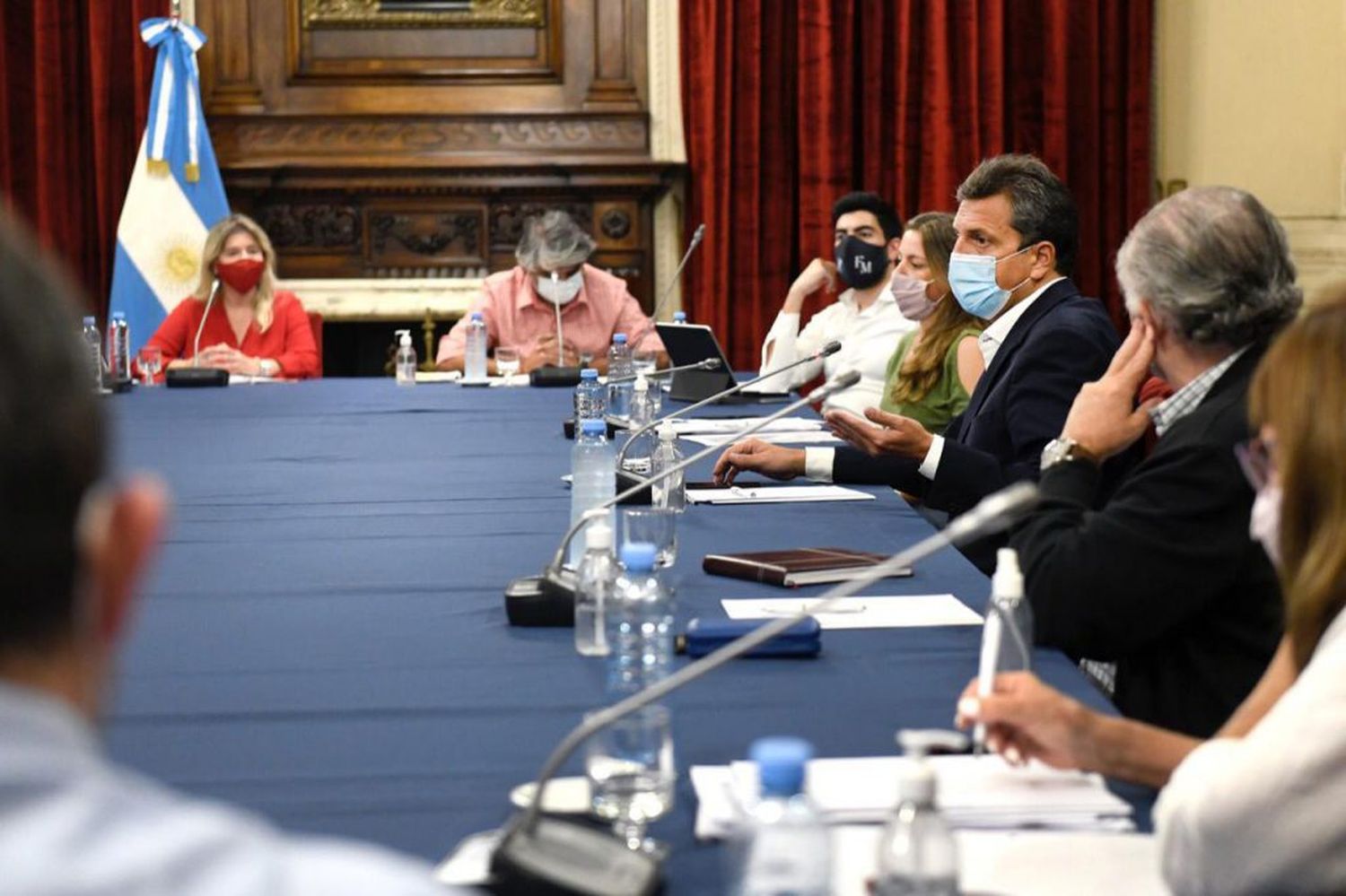 Massa recibió a diputados sindicales por el proyecto de Ganancias
