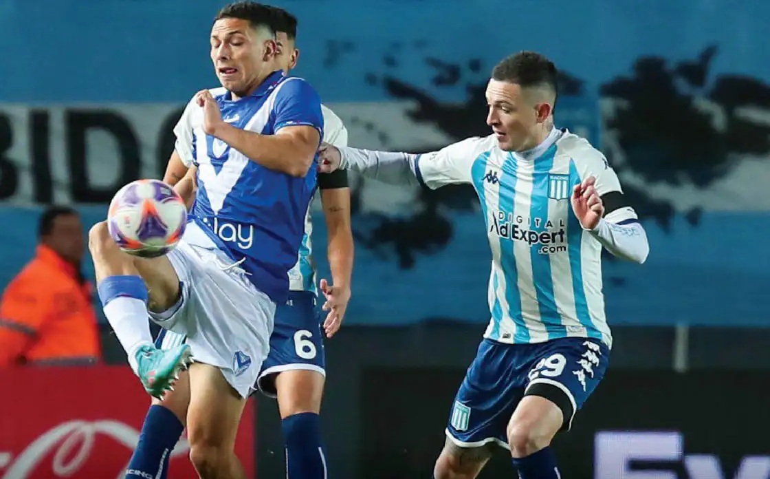 Racing se puso al día con un triunfo ante Vélez