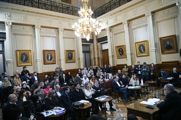 Senadores autoconvocados abren la comisión de Presupuesto sin una citación de su presidente Atauche