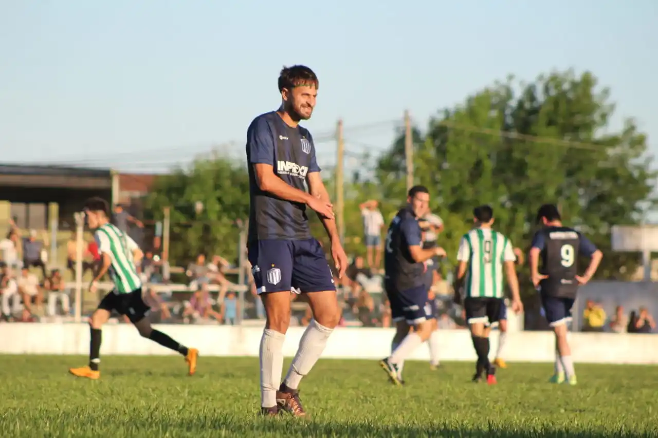 El "Ángel Salvador". Cuando parecía que el empate no se podía quebrar en el estadio Romasanta, apareció Angel Bonggio para poner el 1-0 a los 19´del segundo tiempo y le dió al "millo" una victoria que lo deja muy cerca del título de campeón.