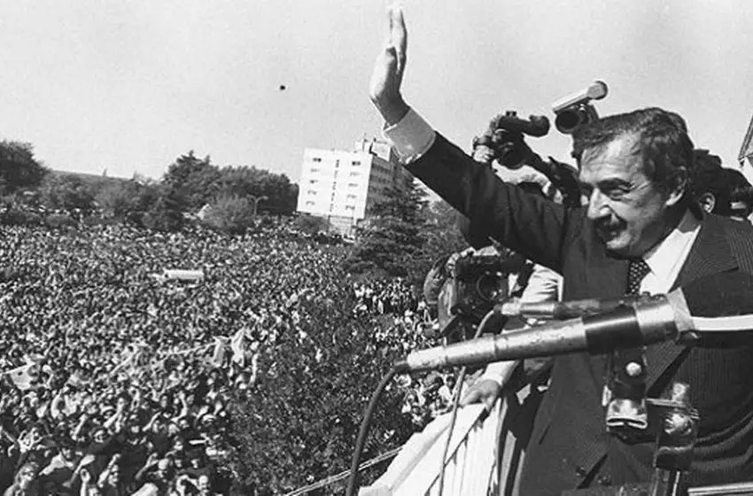 Con el triunfo de Raúl Alfonsín, Argentina recuperó el sistema democrático en 1983.